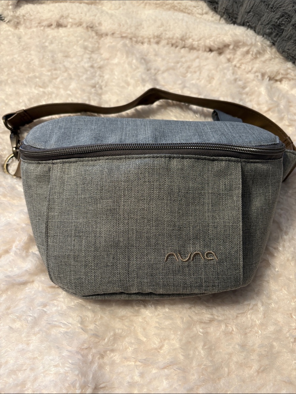 NUNA Kids Gray Crossbody Sling Bag - Compact Everyday Carry